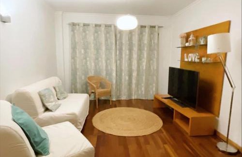 Campo e Sobrado Apartamento | Espaçoso T3 com terraço & churrasqueira