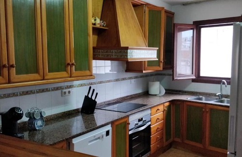 Costa Dorada Apartamento | Espacioso Dúplex con Vistas al Mar