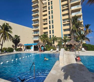 Punta Cancún Apartamento | Espectacular Beach & Laguna view Cancun at SALVIA CONDOMINIUMS