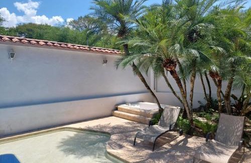 Quebrada Guadalejo Casa | Espectacular Casa en Cauca viejo con piscina, jacuzzi y turco