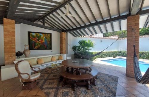 Quebrada Guadalejo Casa | Espectacular Casa en Cauca viejo con piscina, jacuzzi y turco