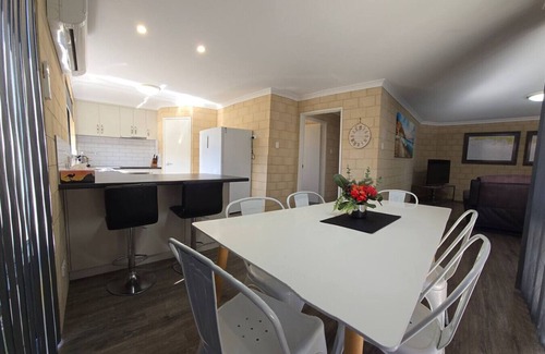 Esperance Casa | Esperance Break Away