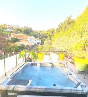 Estreito da Calheta Villa | Espirito do Mar - Premium Villa with Jacuzzi