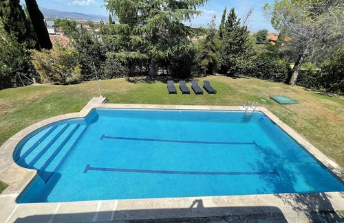 San Sebastián de los Reyes Casa | Espléndida Casa Vacacional!