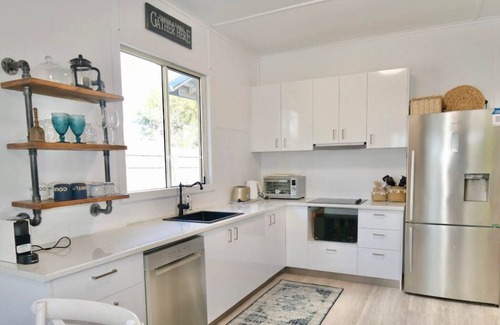 Woodgate Casa | Esplanade Beach House!