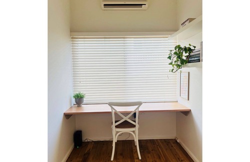 Point Vernon Casa | Esplanade Ease - Captivating, Breathtaking, Immaculate accommodation oozing class and style.