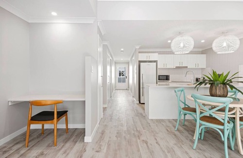 Urangan Apartamento | Esplanade Escape A Fresh Coastal Family Hideaway
