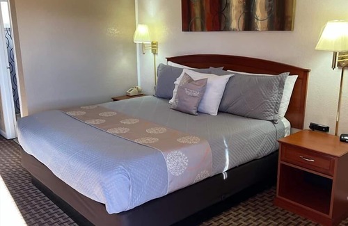 Elko Hotel | Esquire Inn