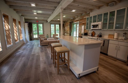 Rockford Casa | Essential Farms Retreat