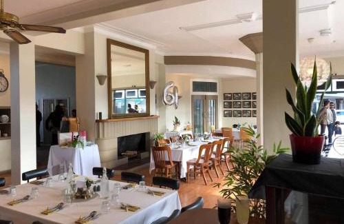 Huntly Hotel | Essex Arms