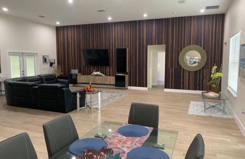 Wedgefield Villa | Esta magnifica casa para vacaciones y negocios