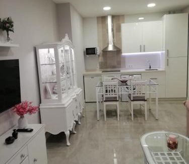 Almodovar del Río Apartamento | Estación Norte y Sur FAMORCAS