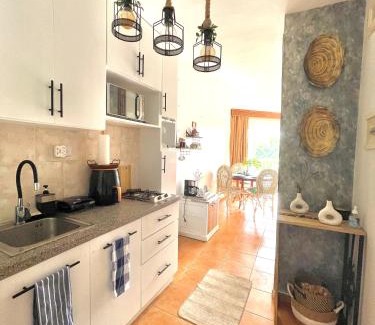 Juan Dolio Apartamento | Estancia Nana Tu Refugio con Vista al Mar, Piscina, wifi, lavadora secadora Reserva Ahora