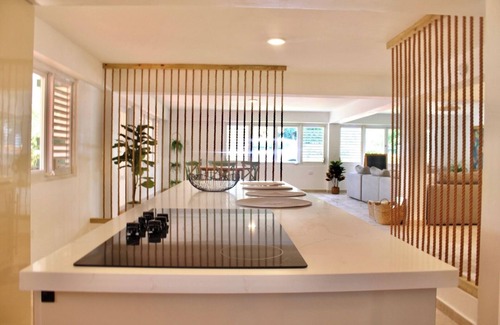 Tierras Nuevas Saliente Casa | Estancia Nueva Colonial