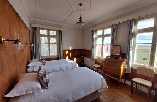 Laguna Blanca Hotel | Estancia Río Penitente