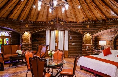 Autlán de Navarro Hotel | Estancia Villa Real