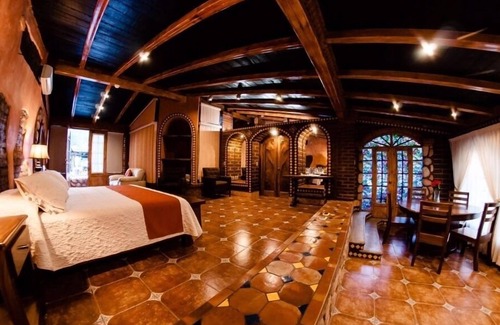 Autlán de Navarro Hotel | Estancia Villa Real