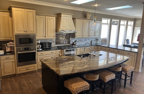 Greenwood Casa | Estate Home Heated Pool Hot Tub Beach Wi-Fi 8 acres 5000 sqft 5 bd 3.5 bath