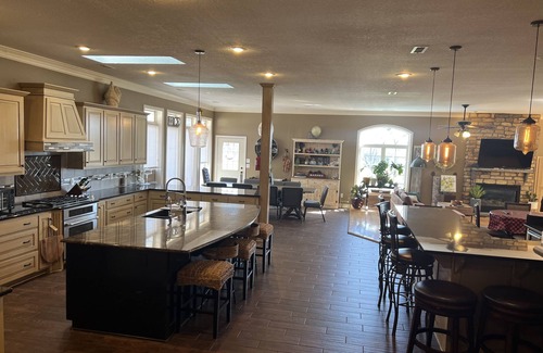 Greenwood Casa | Estate Home Heated Pool Hot Tub Beach Wi-Fi 8 acres 5000 sqft 5 bd 3.5 bath