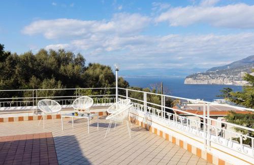 Priora Villa | Estate4home - Villa Louise