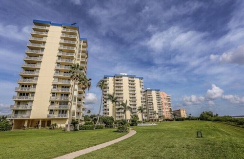 South Island Condominio | Estero Beach and Tennis 703b