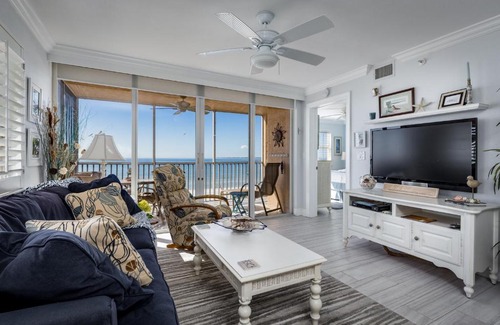 Fort Myers Beach Apartamento | Estero Island Beach Villas 401, 2 Bedrooms, Beach Front, WiFi, Sleeps 6