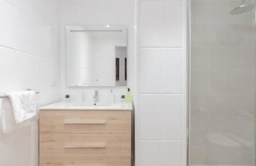 Teis Apartamento | Estilo y Comodidad con Parking