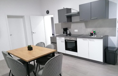 Herne Apartamento | estrella24 LIVING ROOMS Tokio