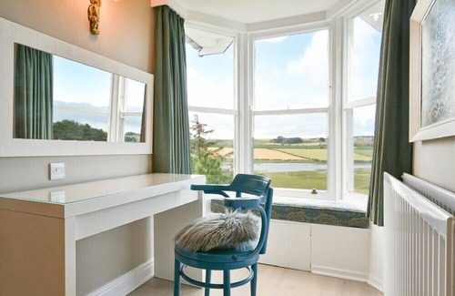 Alnmouth Cabaña | ESTUARY VIEW, family friendly, country holiday cottage in Alnmouth