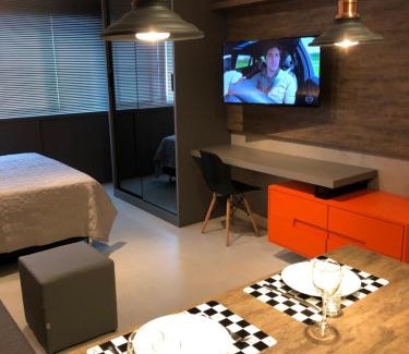 Alto da Rua Quinze Apartamento | Estudio completo no coração do Batel