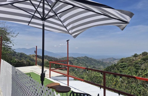 Garabito Apartamento | Estudio con Impresionante Vista al Océano Pacífico, Vista de Pájaros e Insectos