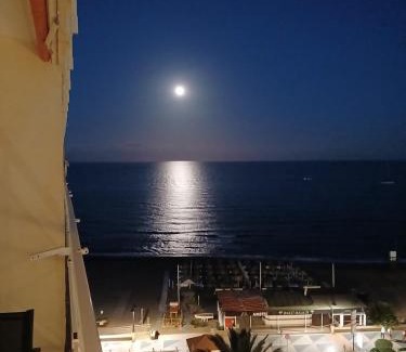 Carihuela Apartamento | Estudio en primera línea de playa