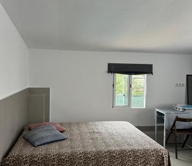 Santa Eulalia de Roncana Casa | Estudio Independiente a 30min de Barcelona