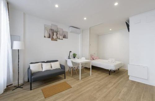 San Blas-Canillejas Apartamento | Estudio Ideal Trabajo y Eventos cerca de Metropolitano, Aeropuerto y IFEMA