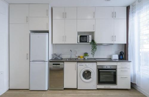 San Blas-Canillejas Apartamento | Estudio Ideal Trabajo y Eventos cerca de Metropolitano, Aeropuerto y IFEMA