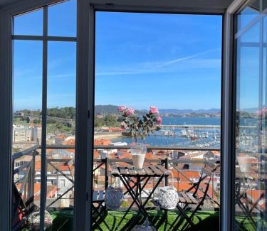Centro histórico de Baiona Apartamento | Estudio impresionantes vistas con terraza y piscina