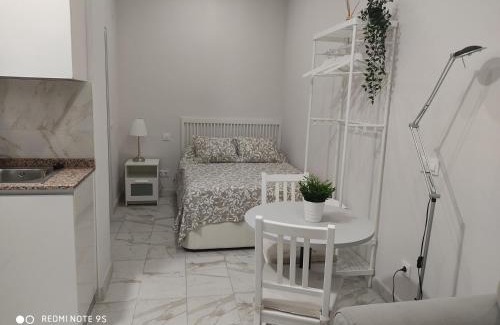 Aluche Apartamento | Estudio Maqueda WIFI fácil acceso centro de Madrid