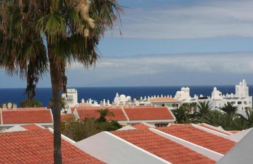 San Eugenio Apartamento | Estudio Moderno con Terraza y Piscina en Zona Tranquila