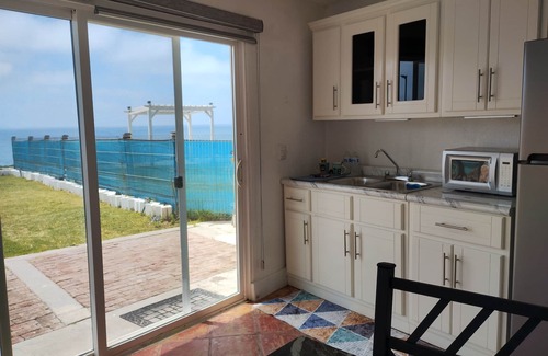 Playas de Tijuana Apartamento | Estudio privado con fogata y vista al mar