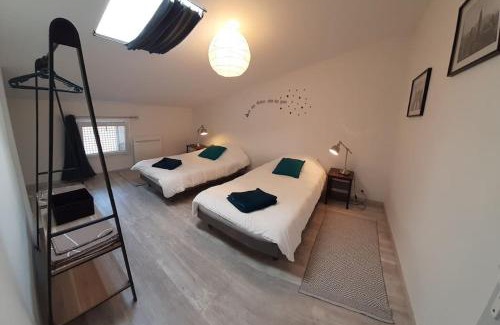 Bourg-Saint-Andeol Casa | Etage d'une agréable maison de ville