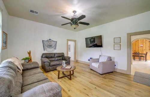 Eufaula Casa | Eufaula Getaway with Patio, Walk to Beach and Marina!