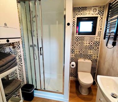 Gorzno Casa | Euforia Górzno - nowoczesne domki nad jeziorem z sauną, balią, jacuzzi