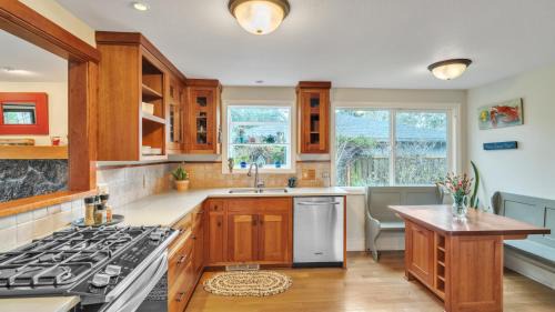 Cal Young Casa | Eugene - Close to everything home