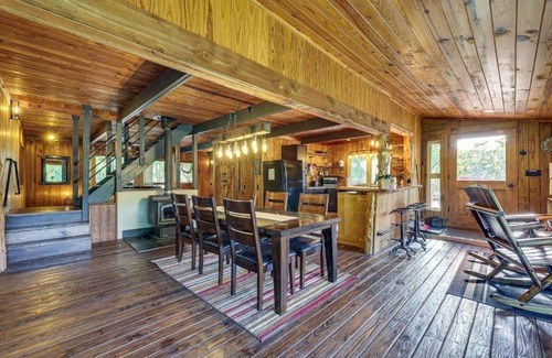 Eureka Springs Casa | Eureka Springs Rental Cabin 8 Mi to Downtown!
