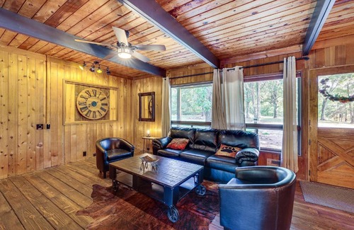 Eureka Springs Casa | Eureka Springs Rental Cabin 8 Mi to Downtown!