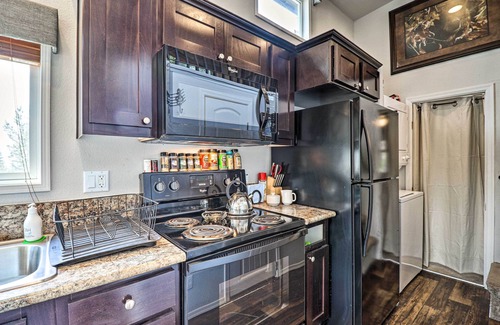Eureka Casa | Eureka Tiny Home w/ Hot Tub & Community Beach!