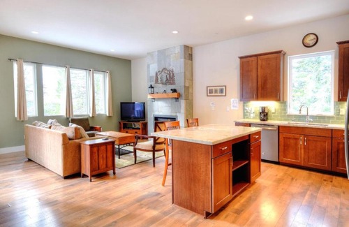 Yosemite West Casa | Eureka