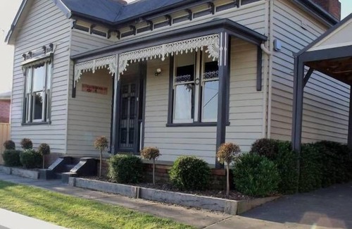 Ballarat East Casa | Eureka Views B&B 3 hab. Familia, Parejas, Grupos. Totalmente equipado. 5 minutos a la CDB.