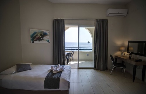 Tower Road Hotel | Europa Hotel