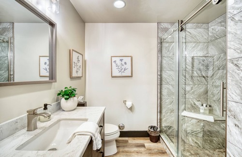 Temecula Hotel | Europa Village Wineries and Resort